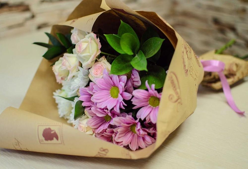 Букет цветов из: Розы и Хризантемы в Совхозном Краснодарский край