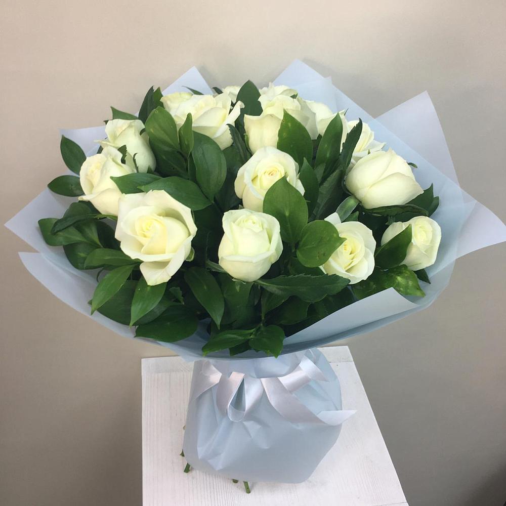 Букет 15 Белых роз Проуд в Совхозном Краснодарский край