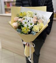Букет цветов из:  Альстромерии, Розы и Хризантемы в Совхозном Краснодарский край