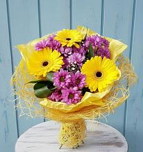 Букет цветов из:  Хризантемы и Герберы в Совхозном Краснодарский край