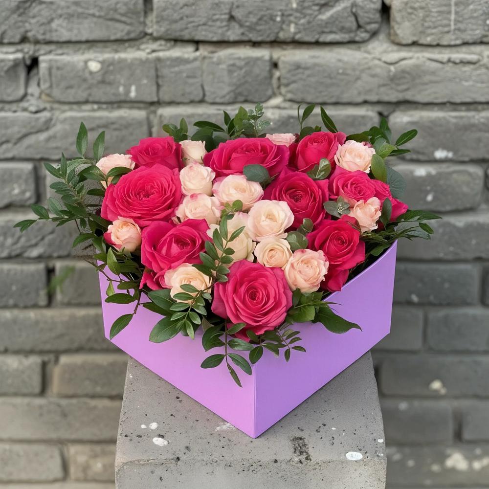 Цветочная композиция из Розы в коробке в Совхозном Краснодарский край