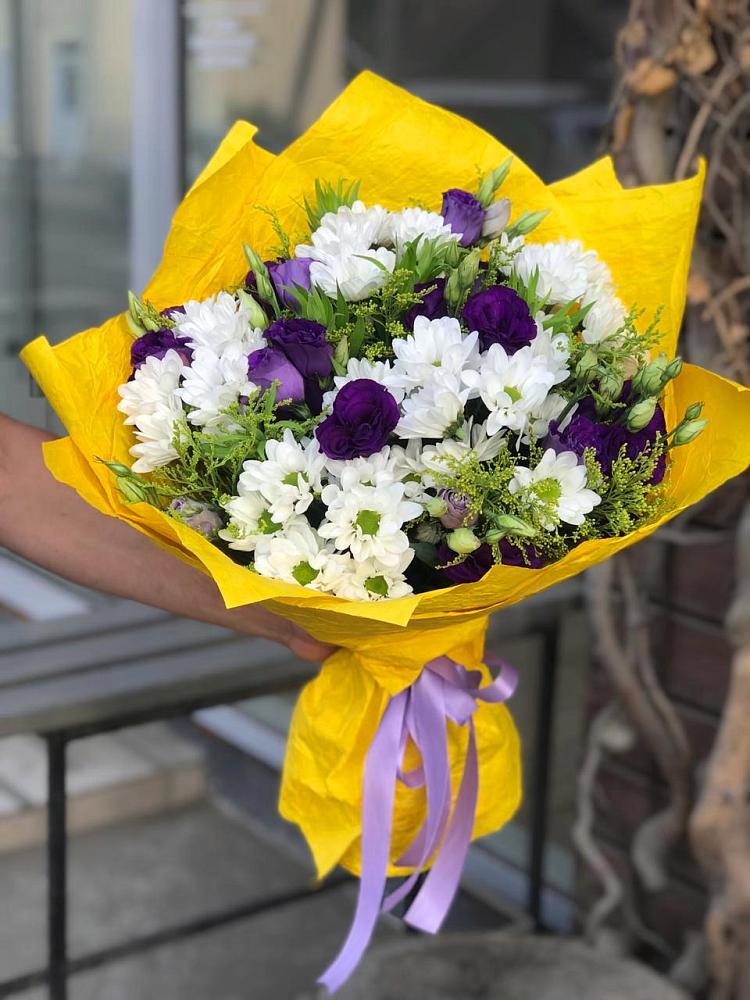 Букет цветов из: Ирисы, Хризантемы и Ромашки в Совхозном Краснодарский край
