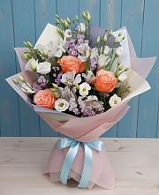 Букет цветов из:  Лизиантусы, Розы, Альстромерии и Гипсофила в Совхозном Краснодарский край
