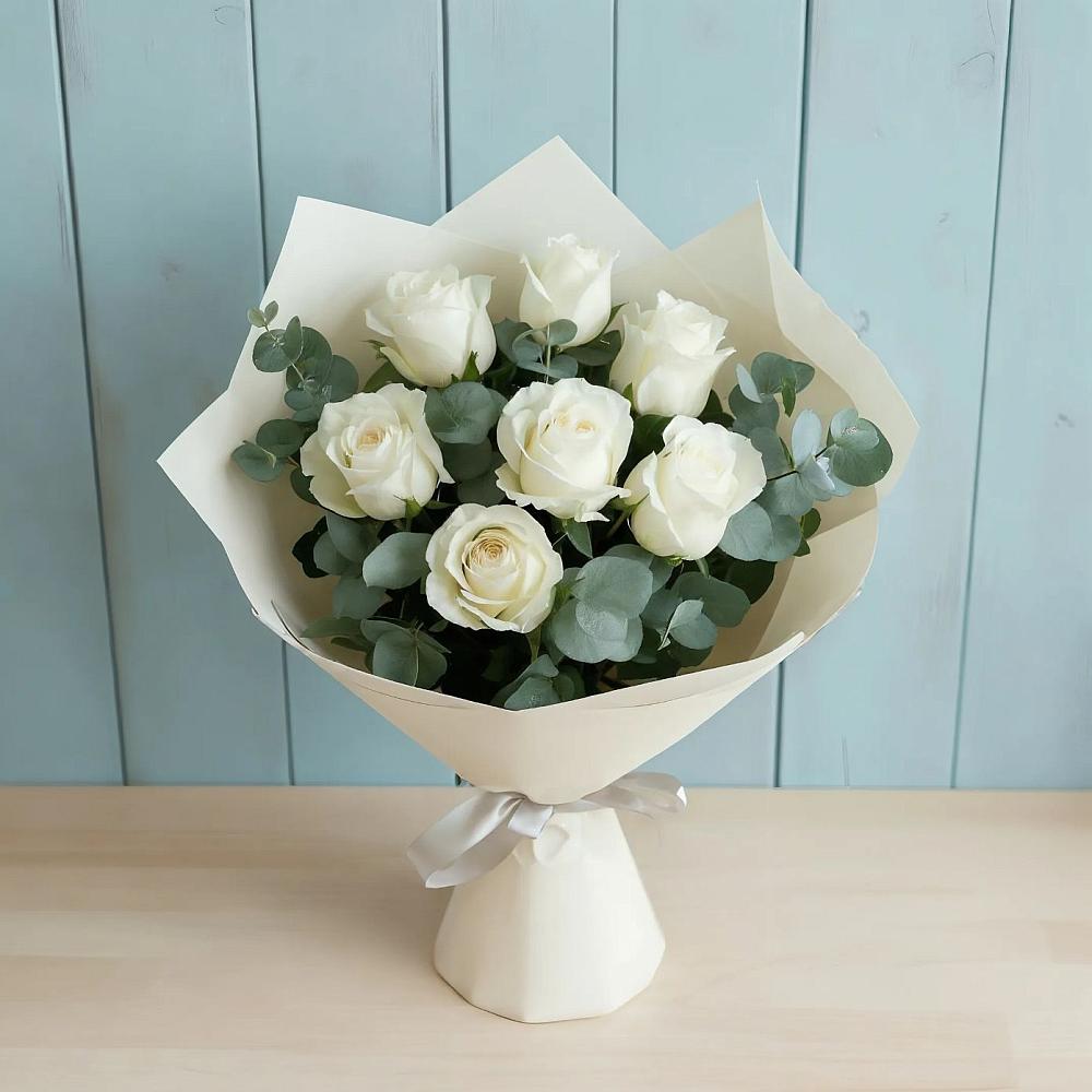 Букет Белые розы в Эвкалипте в Совхозном Краснодарский край