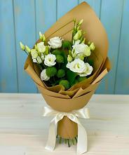 Букет цветов из:  Хризантемы и Лизиантусы в Совхозном Краснодарский край